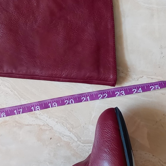 Tall Boots with Tassels and Side Zipper - Picture 3 of 7